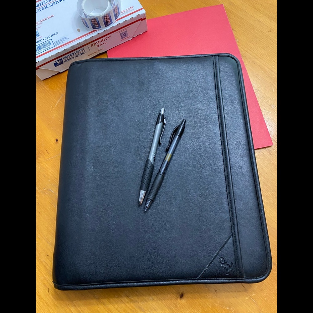 Black Leather-Look Zippered Portfolio Binder - Unbranded
